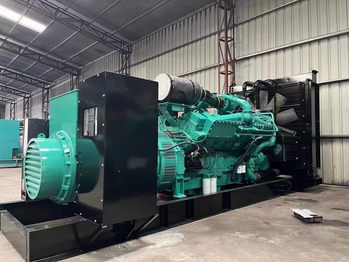 道里如何降低 800kW 柴油发电机输出电流的波动？