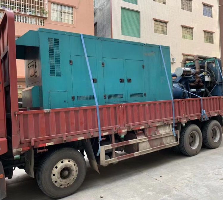 道里如何在不同负载率下确保 400KW 柴油发电机组的正常运行？